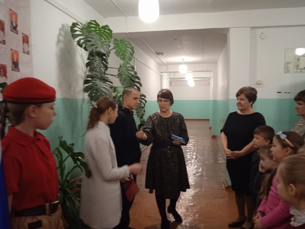 Торжественная церемония вручения паспортов.